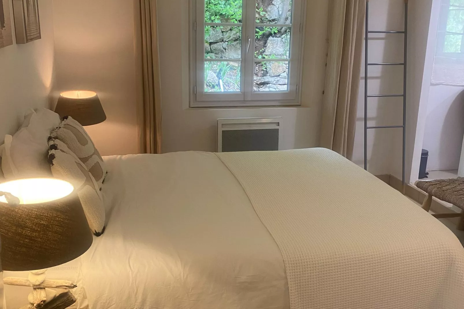 Roucaou-Bedroom