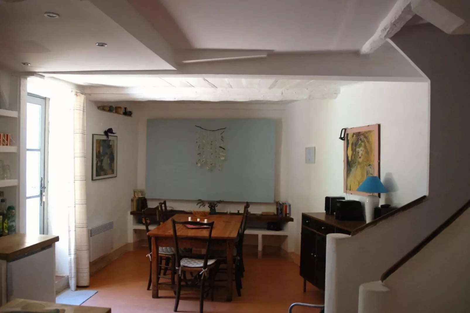 6972-Living room
