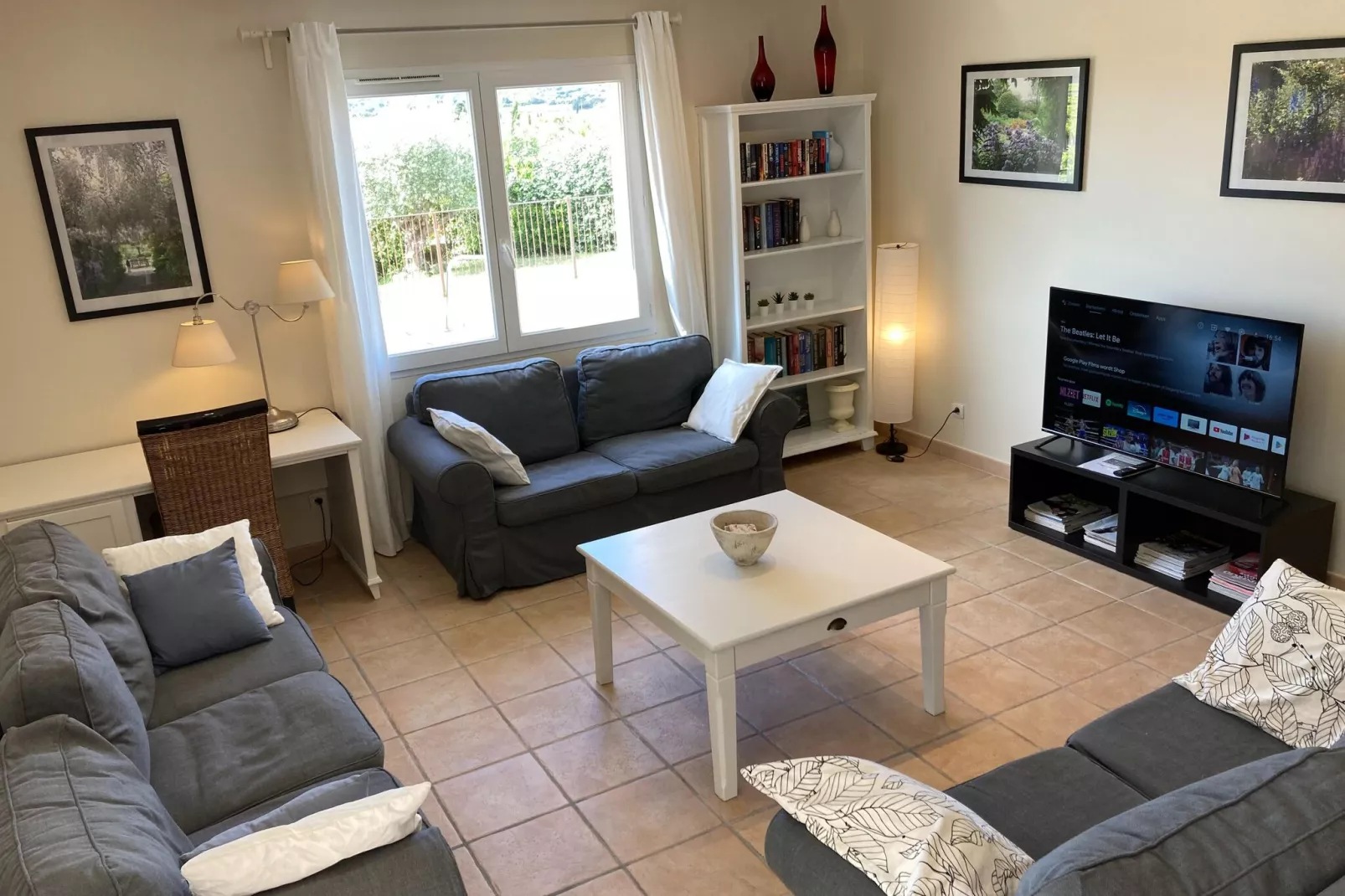 Villa Le Carignan-Living room