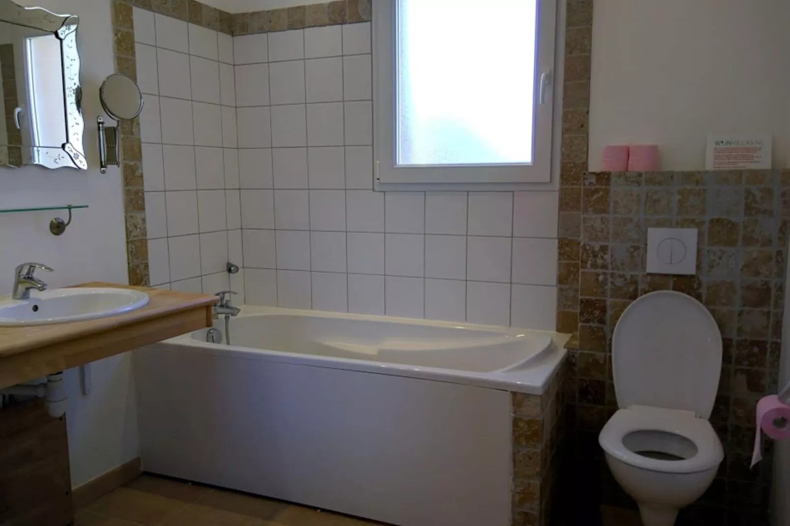 Villa le Syrah-Bathroom