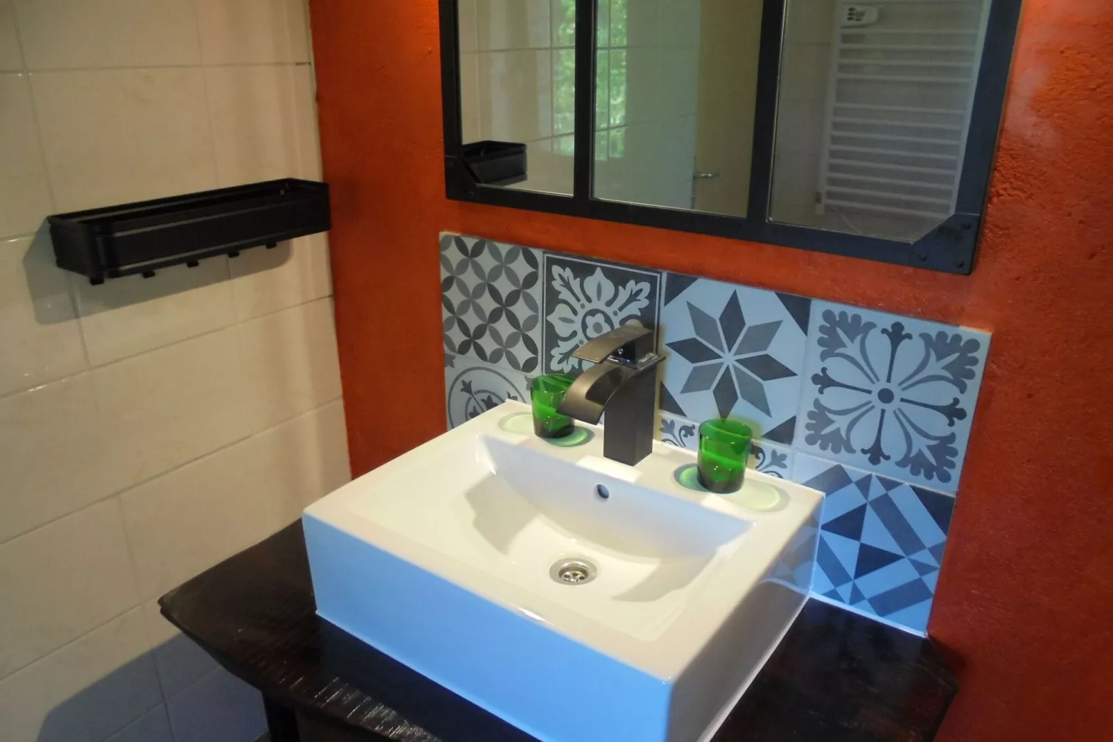 Chez André-Bathroom