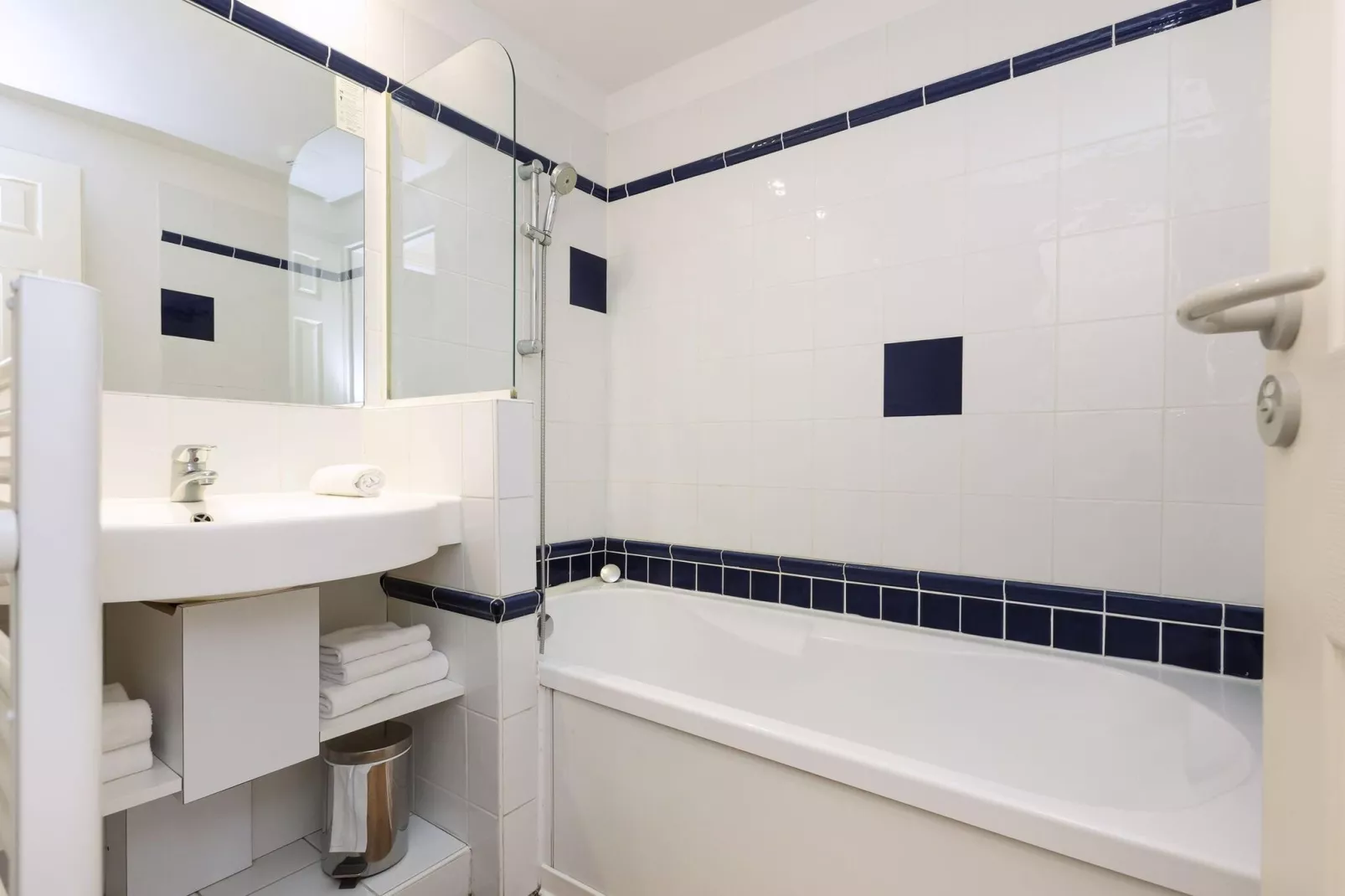 Les Greens du Bassin 5-Bathroom