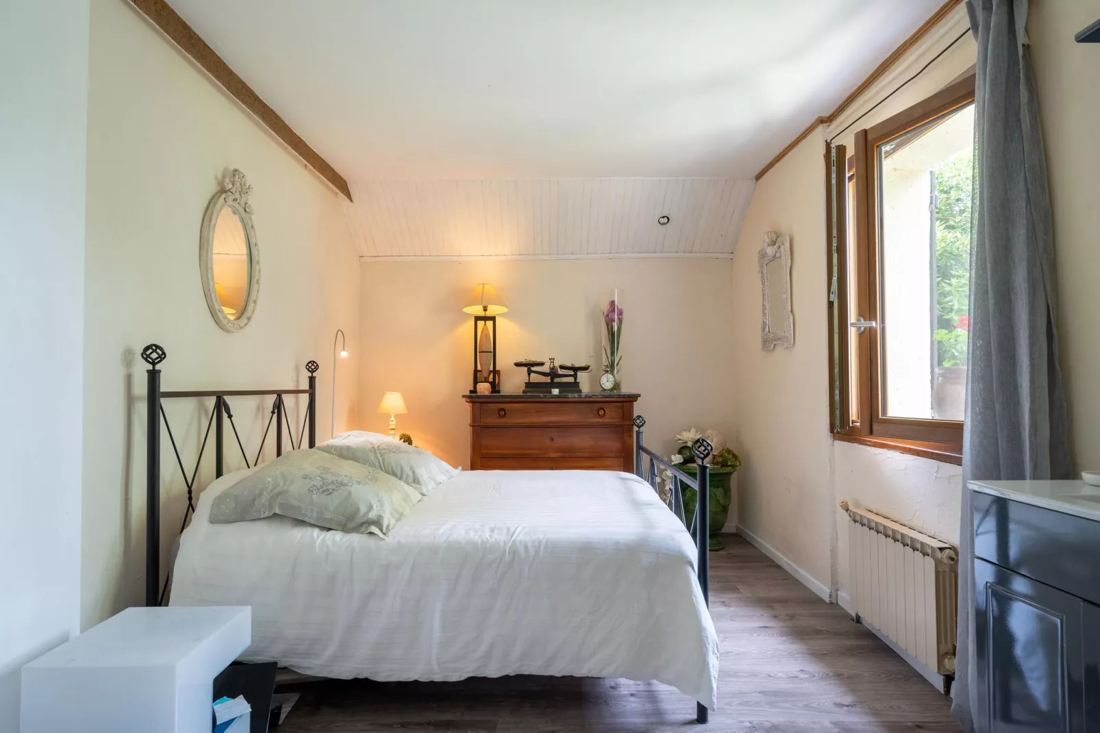 L'Aubépine-Bedroom