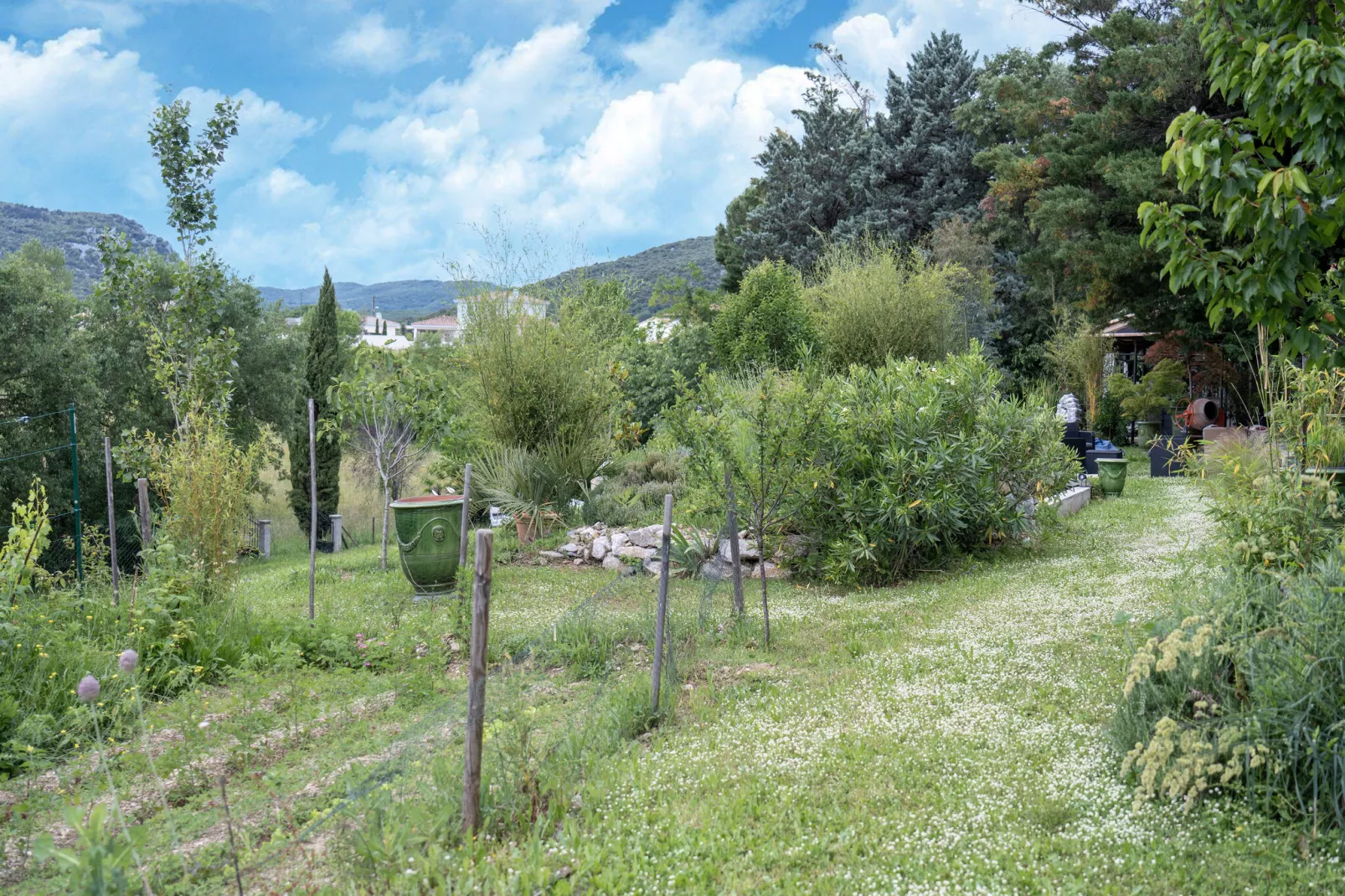 L'Aubépine-View summer