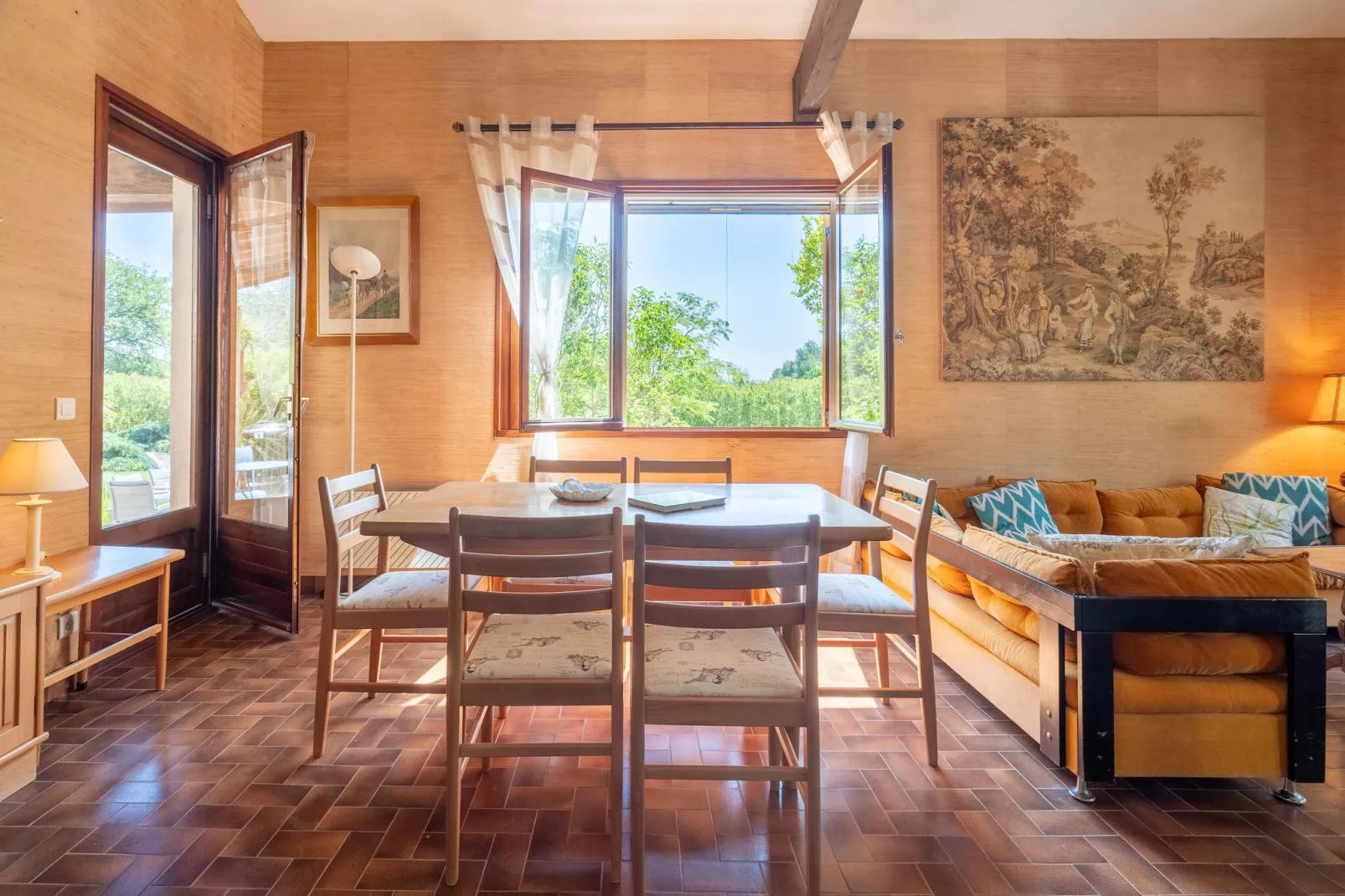 LA BOUSCADE MASTER HOUSE-Dining room