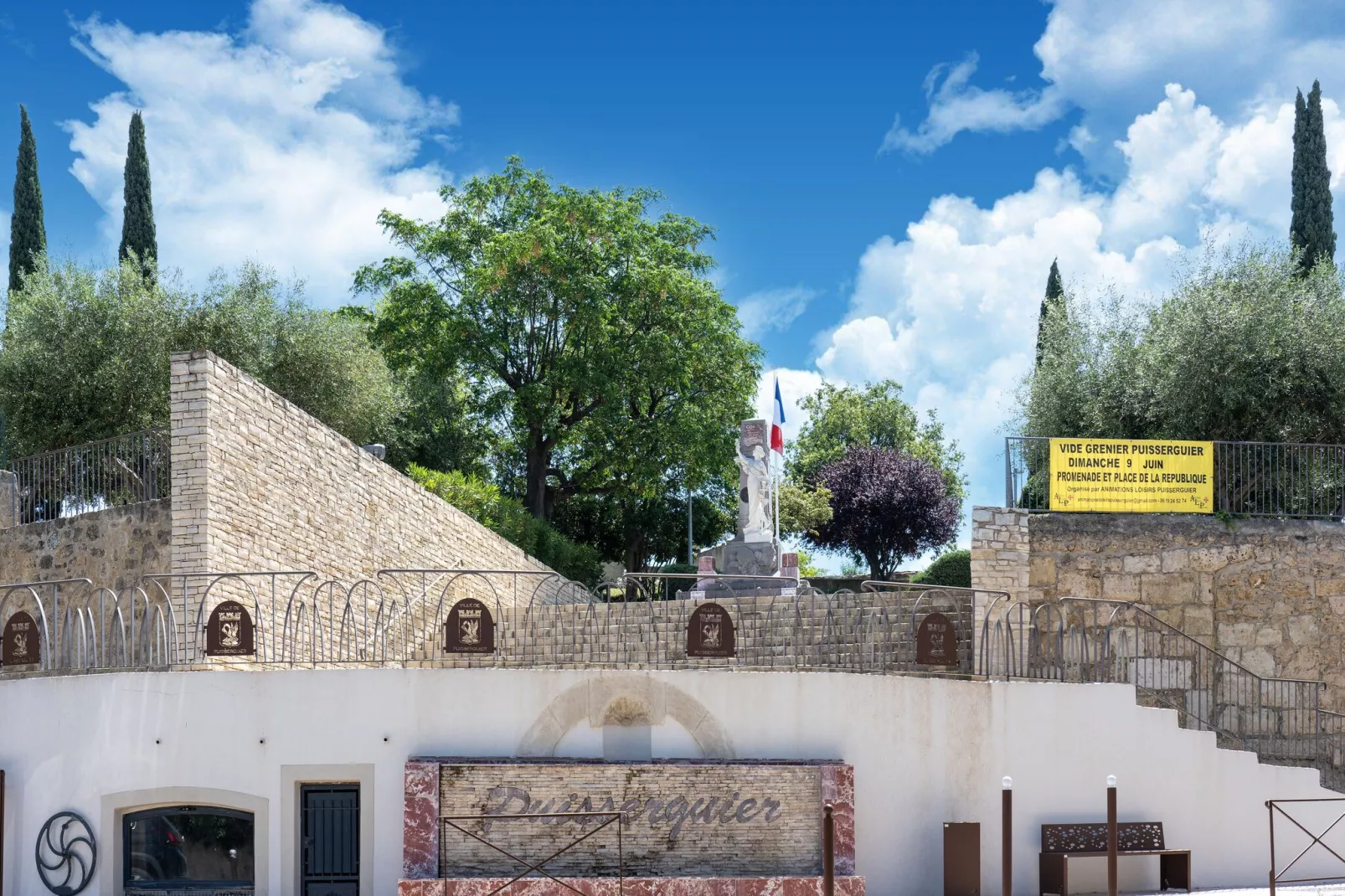 LA BOUSCADE GUESTHOUSE-Areas summer 20km