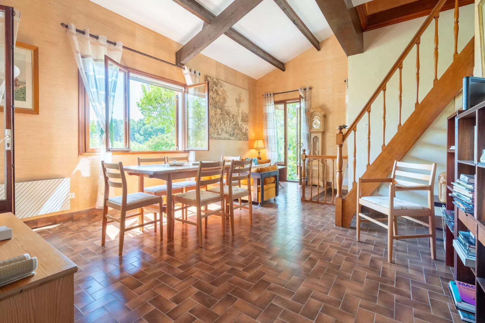 LA BOUSCADE MASTER & GUEST-Dining room
