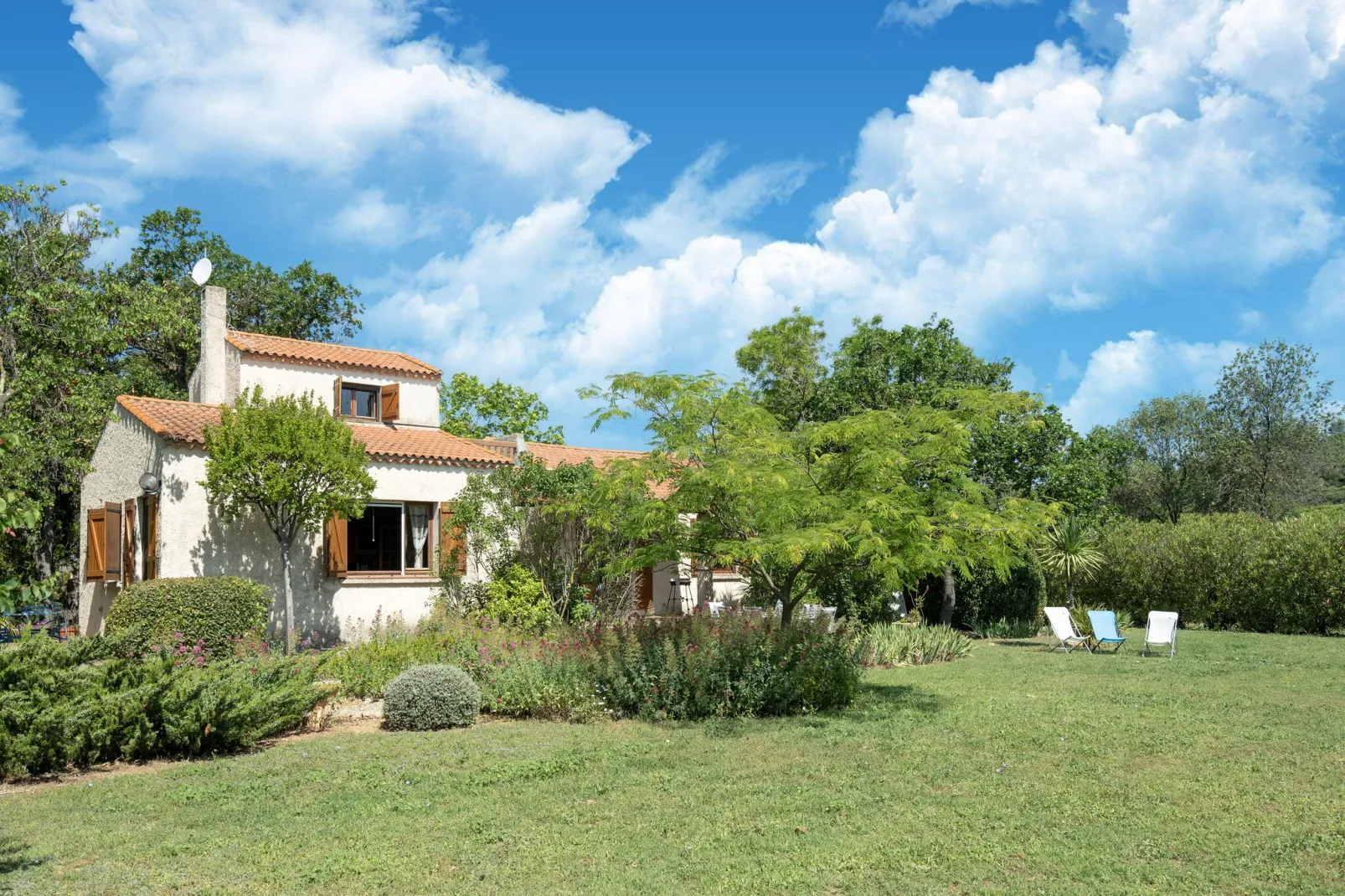 LA BOUSCADE MASTER & GUEST-Exterior summer