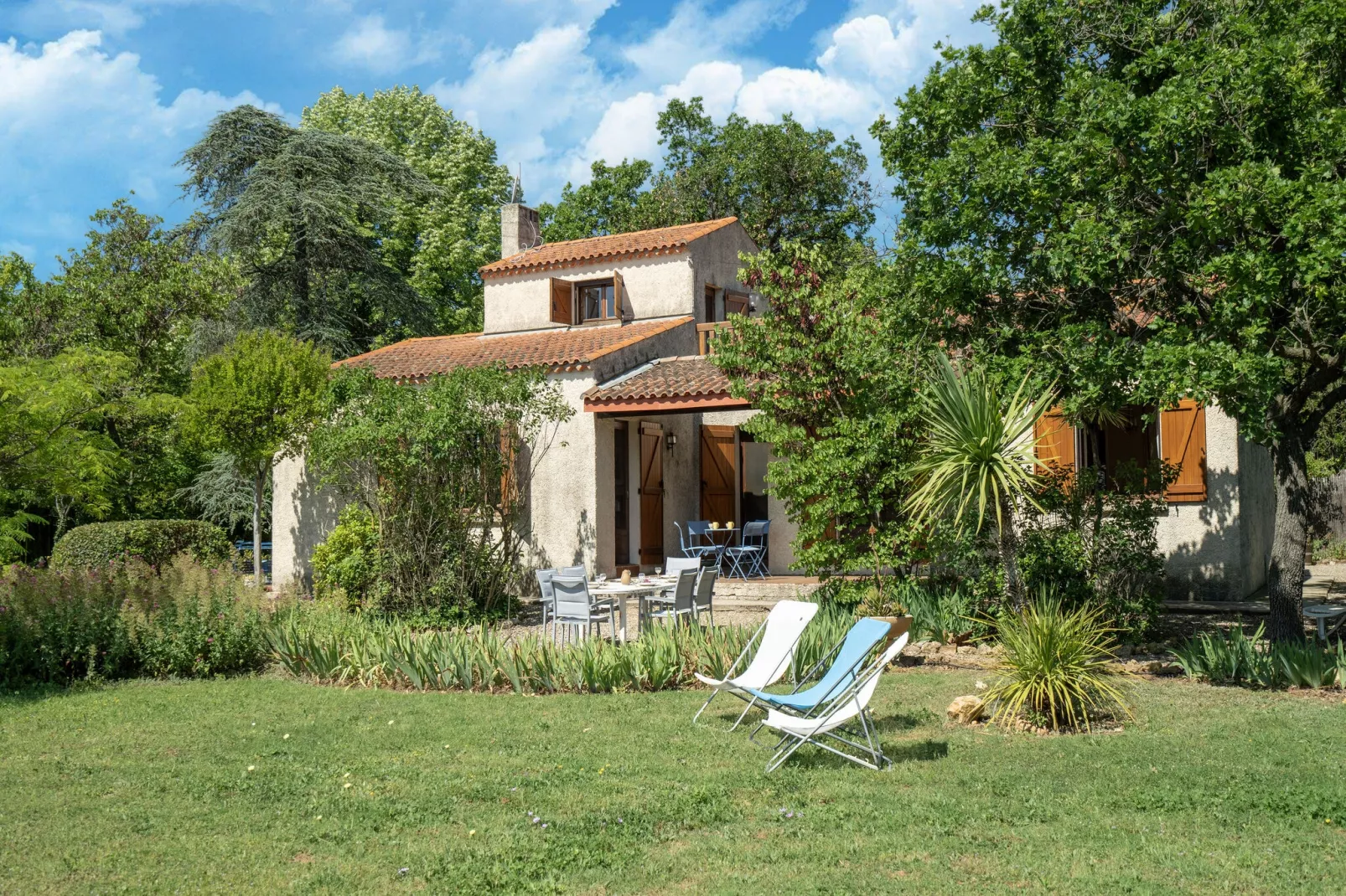 LA BOUSCADE MASTER & GUEST-Exterior summer