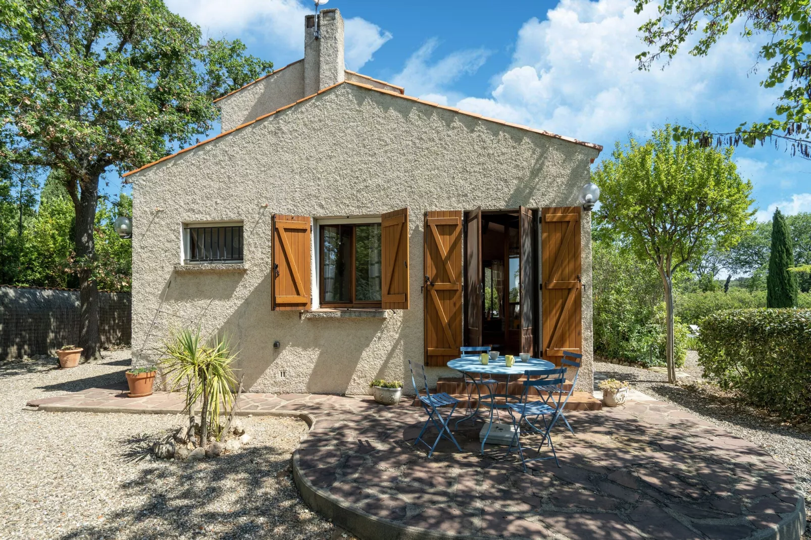 LA BOUSCADE MASTER & GUEST-Exterior summer