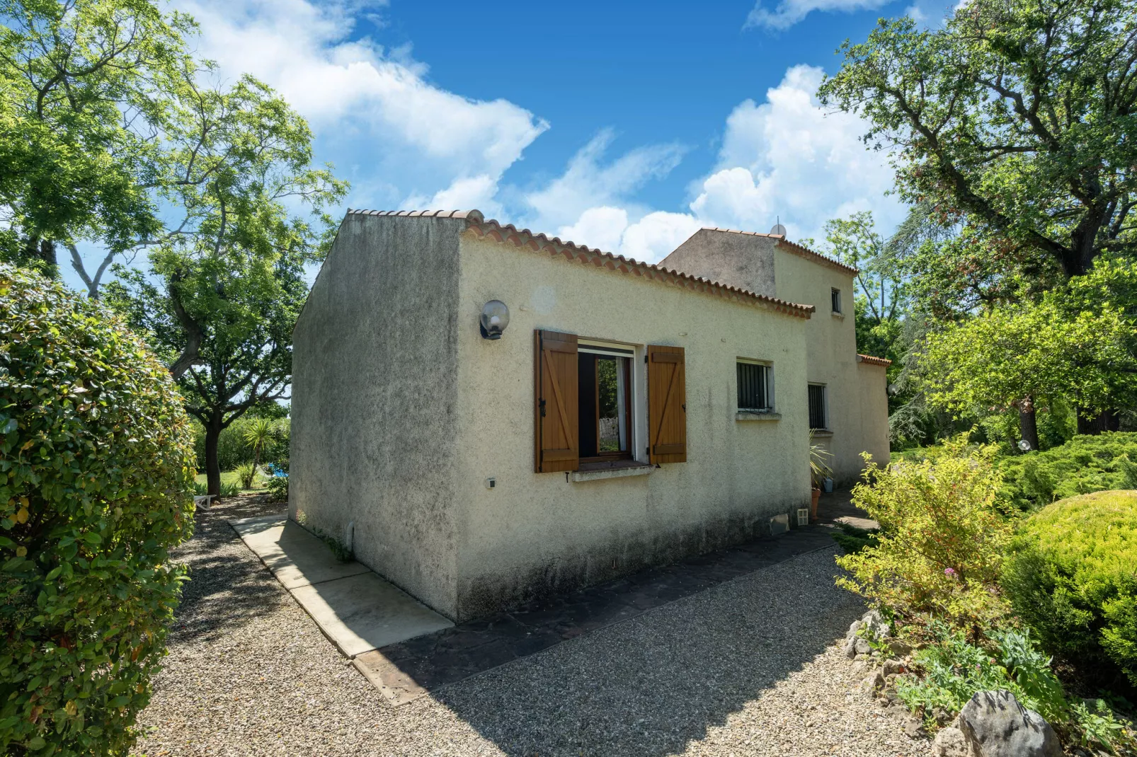 LA BOUSCADE MASTER & GUEST-Exterior summer