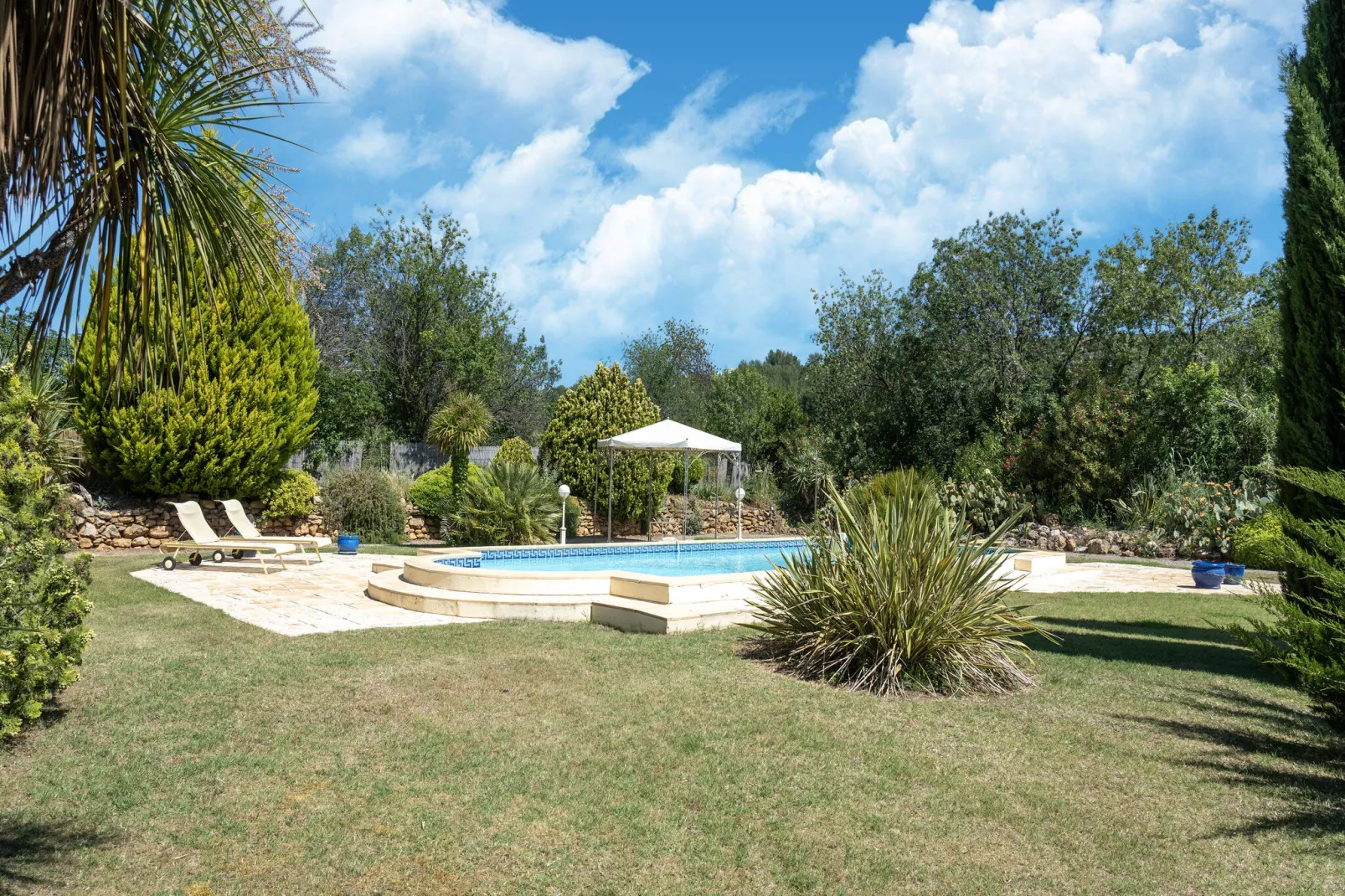 LA BOUSCADE MASTER & GUEST-Pool