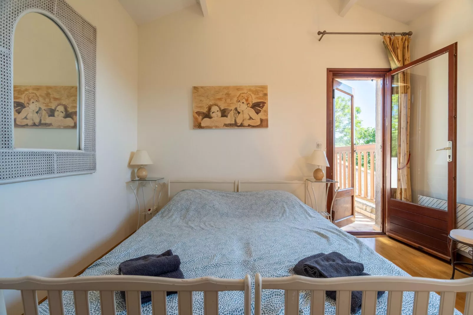 LA BOUSCADE MASTER & GUEST-Bedroom