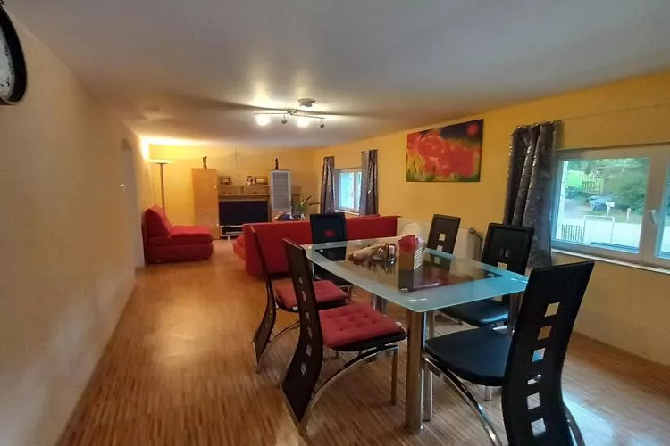Ferienhaus mit eigener Bar am Bach in Saint Quirin-Dining room