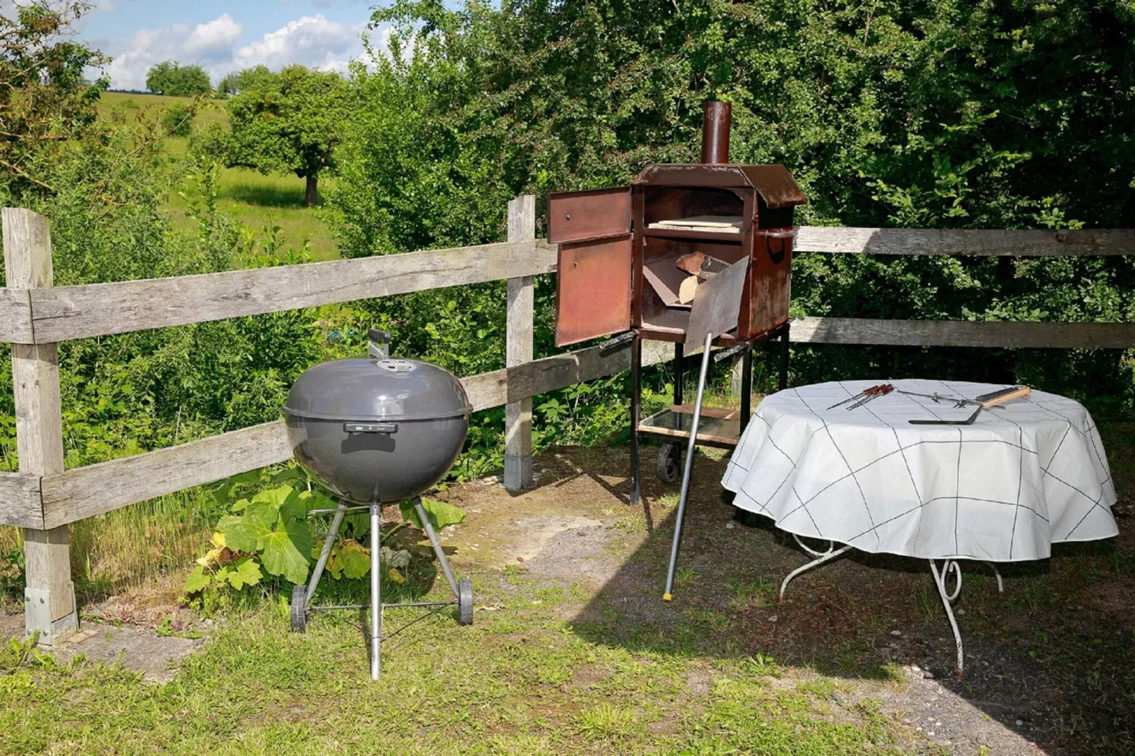 Gîte "Au bord de l'Eau "-Gardens summer