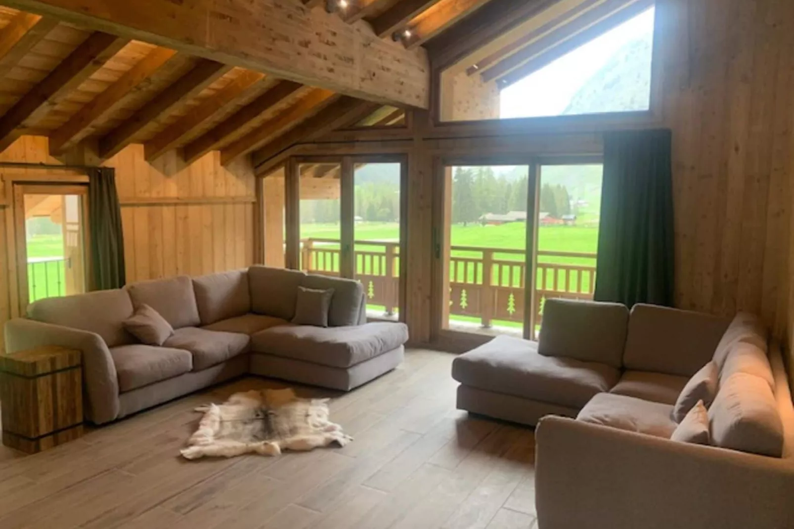 CHALET LE 360-Living room