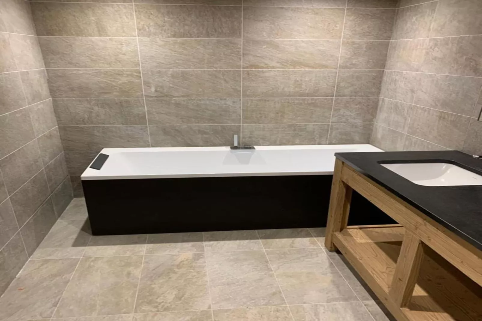 CHALET LE 360-Bathroom