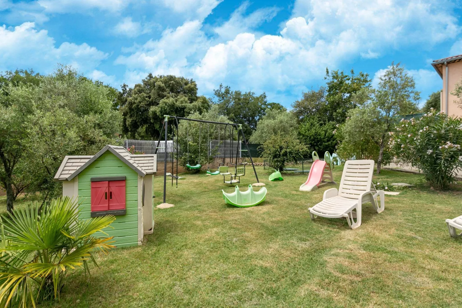 Les Oliviers-Gardens summer