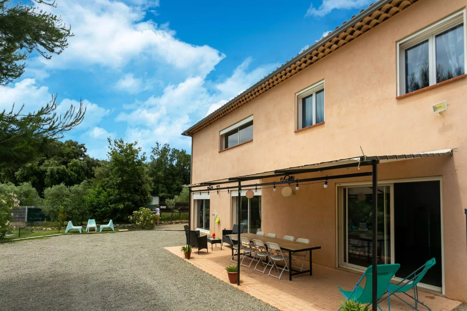 Les Oliviers-Exterior summer