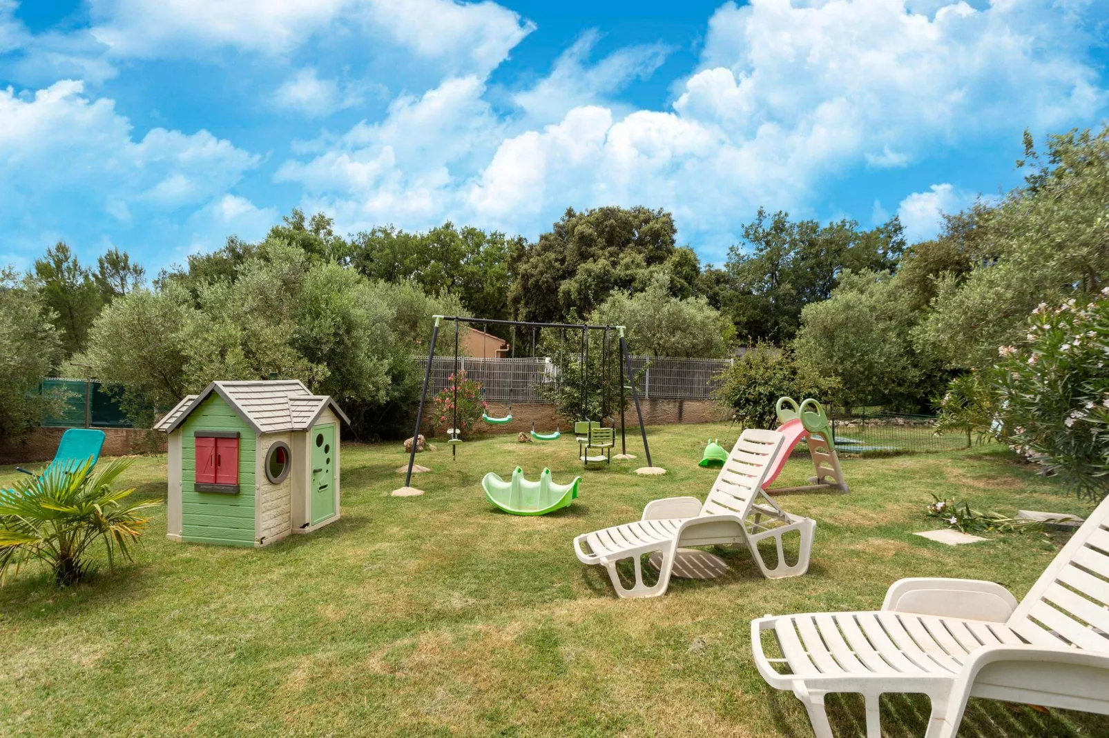 Les Oliviers-Gardens summer