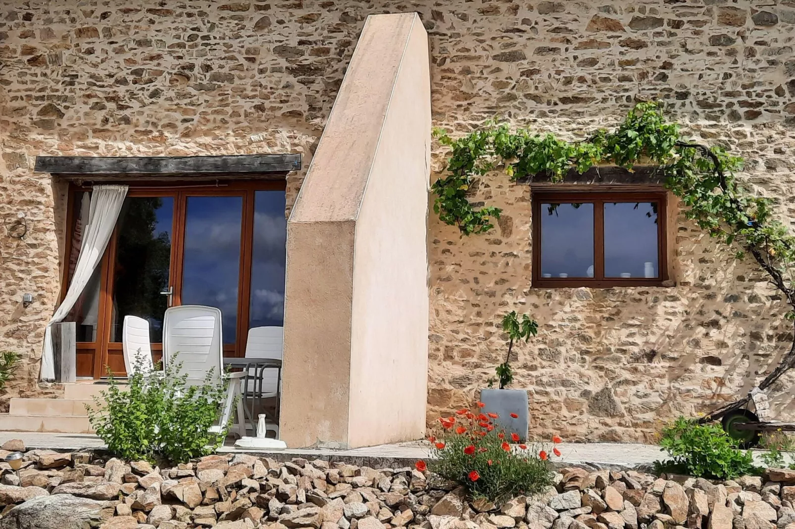 16 Chez Rambaud-Exterior summer