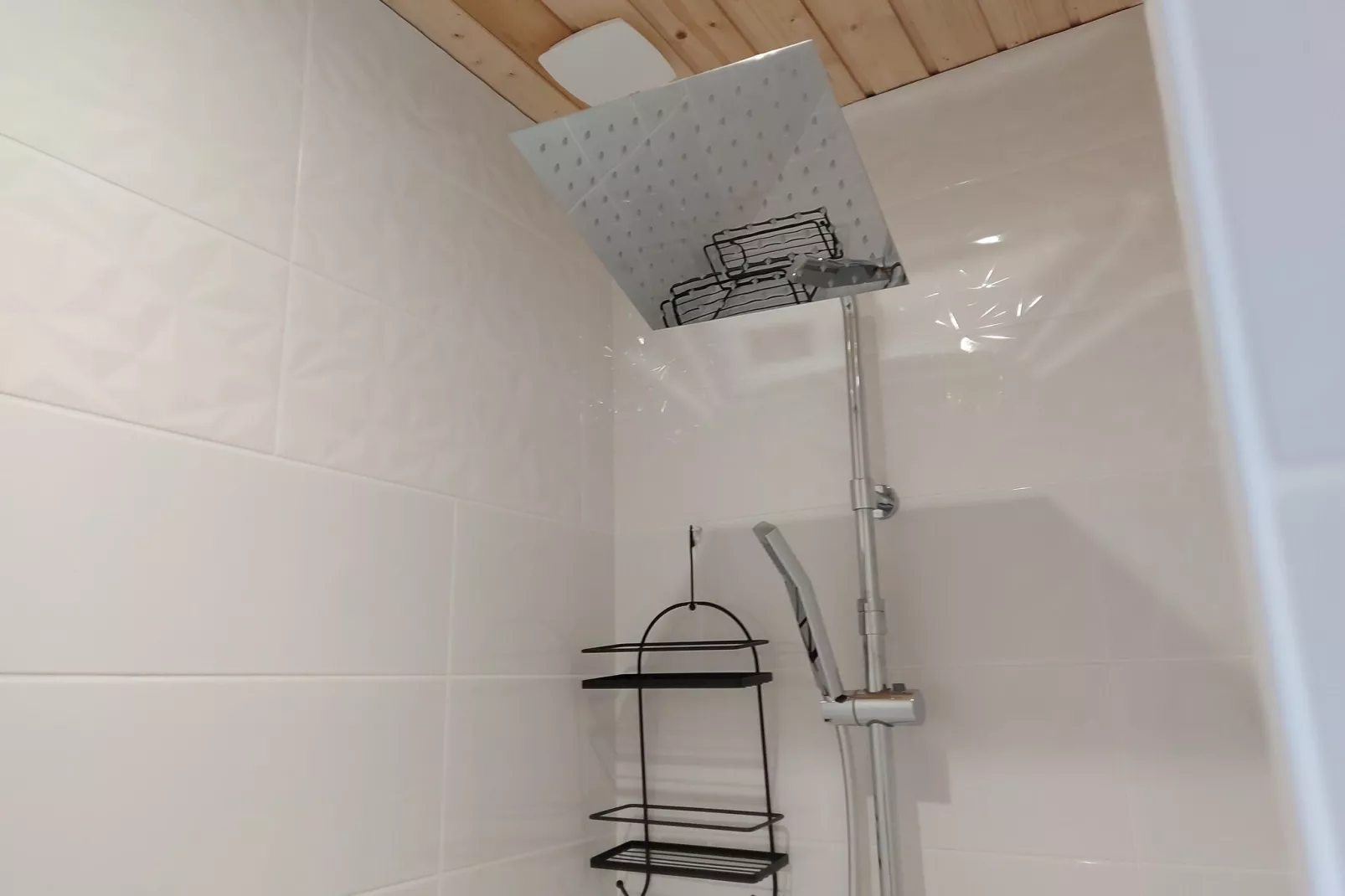 La Coccinelle-Bathroom