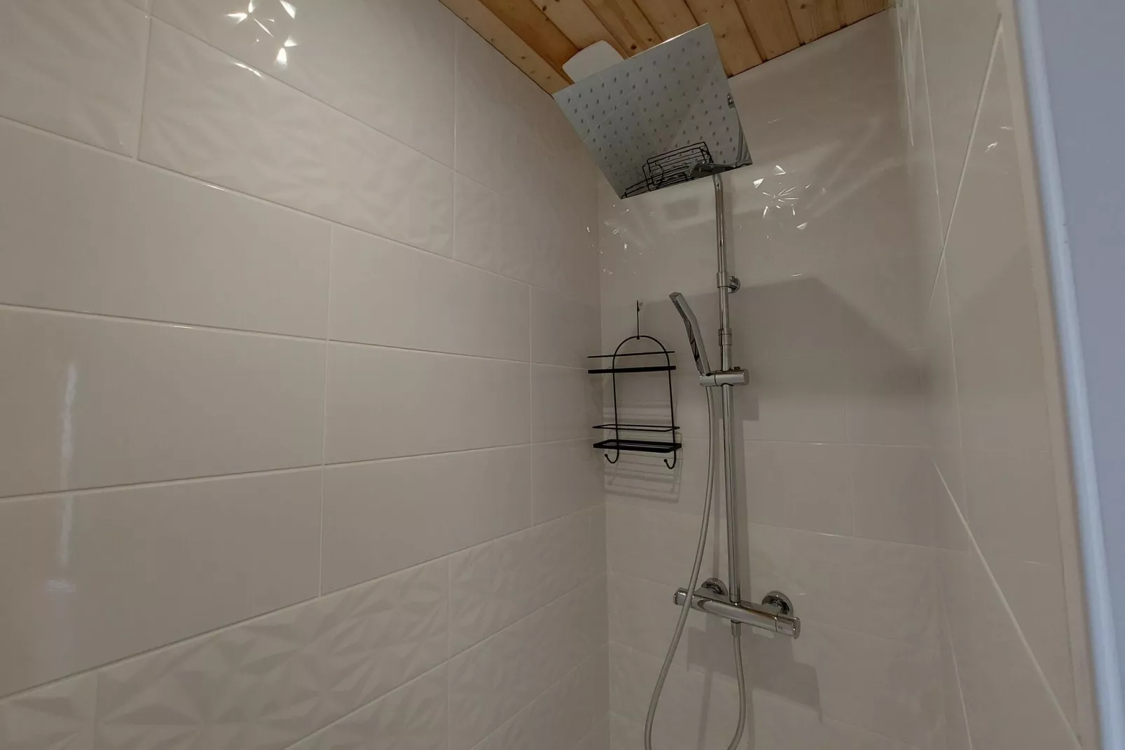 La Coccinelle-Bathroom