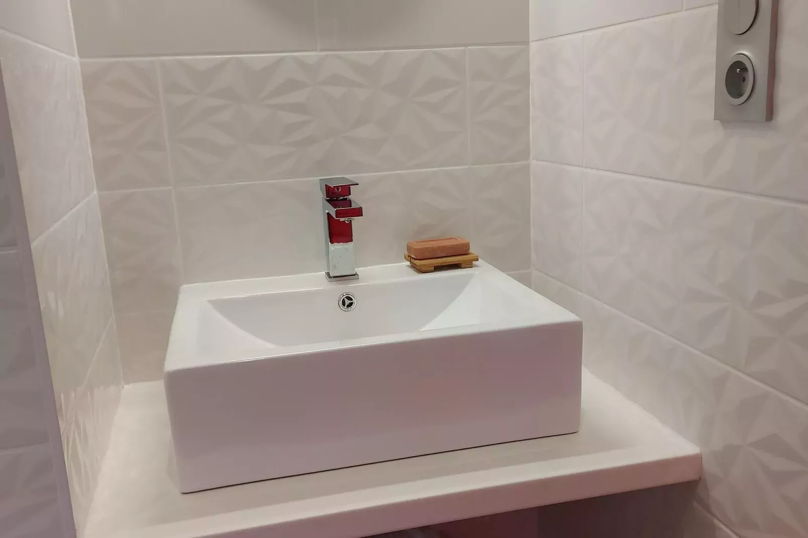 La Coccinelle-Bathroom