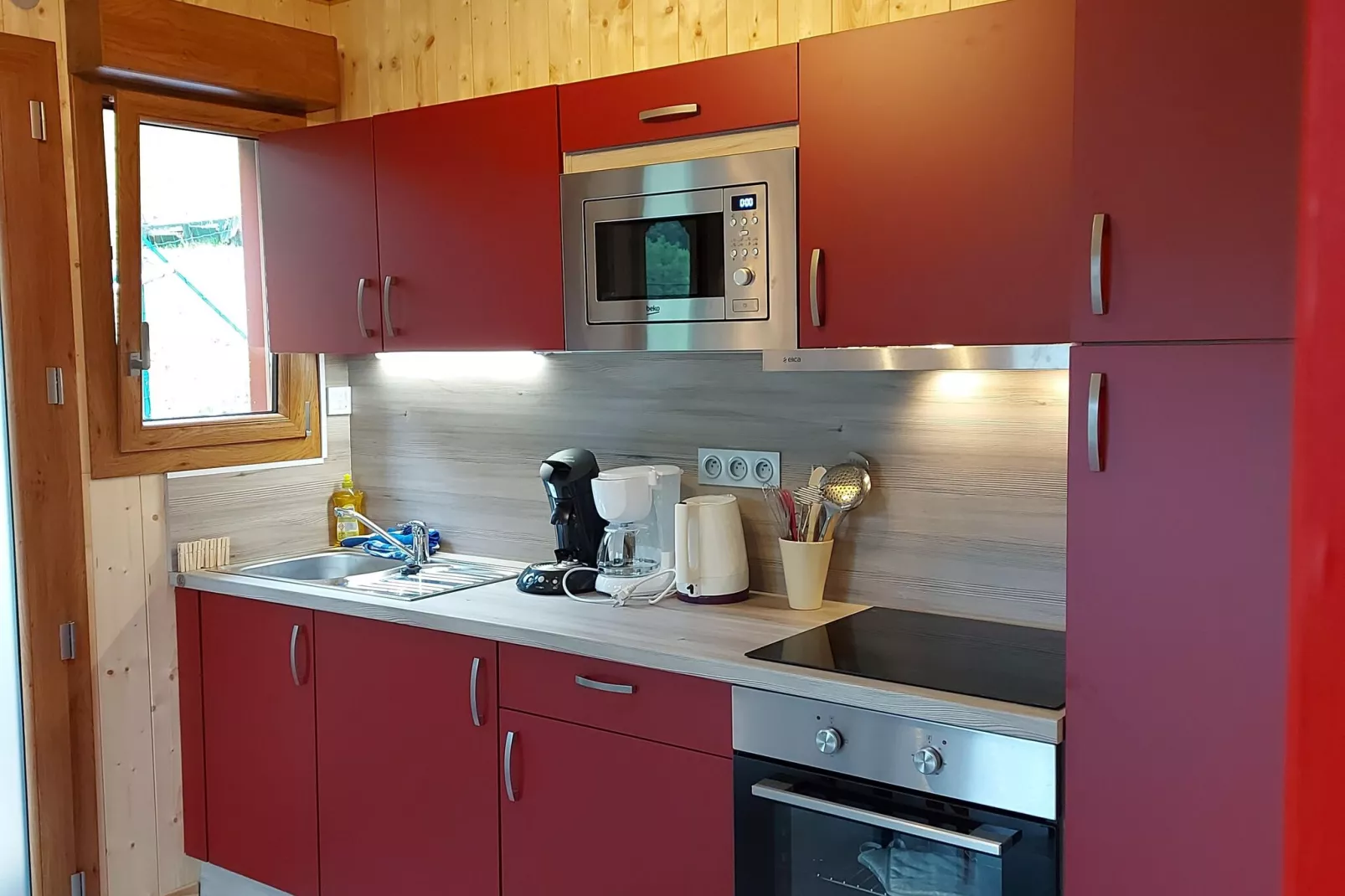 La Salamandre-Kitchen