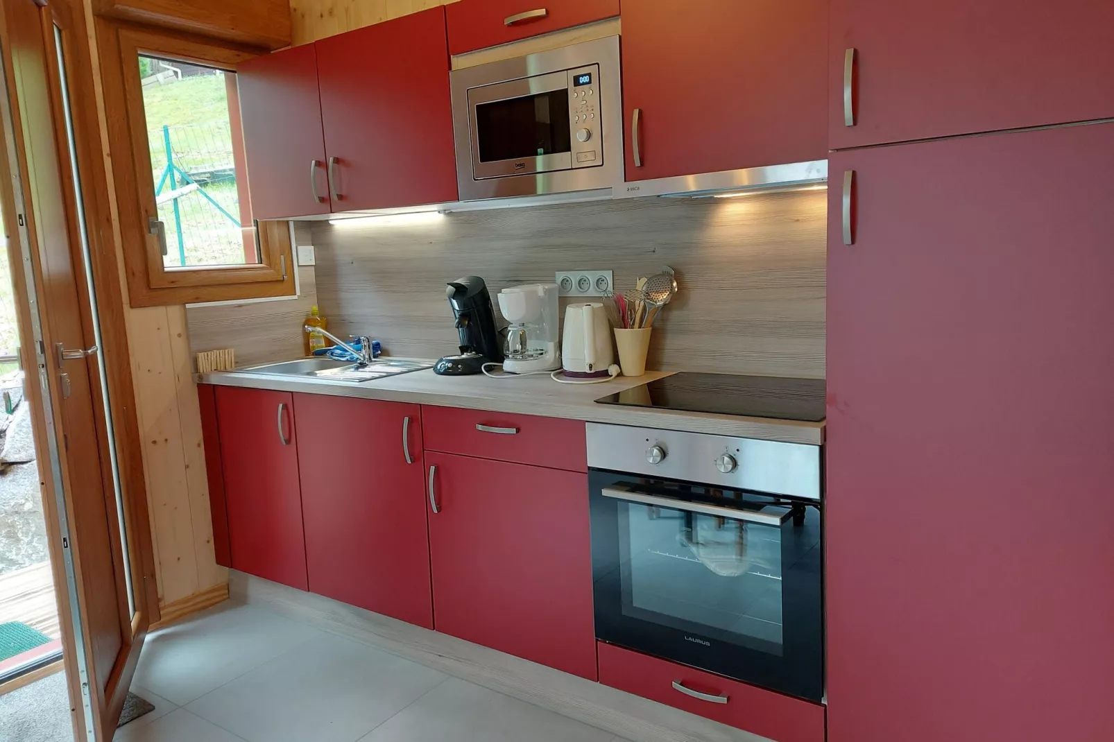 La Salamandre-Kitchen