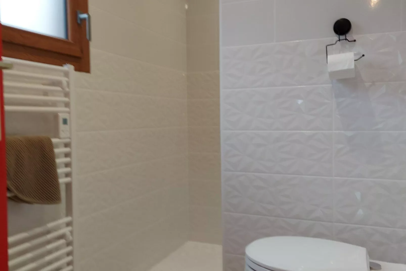 La Salamandre-Bathroom