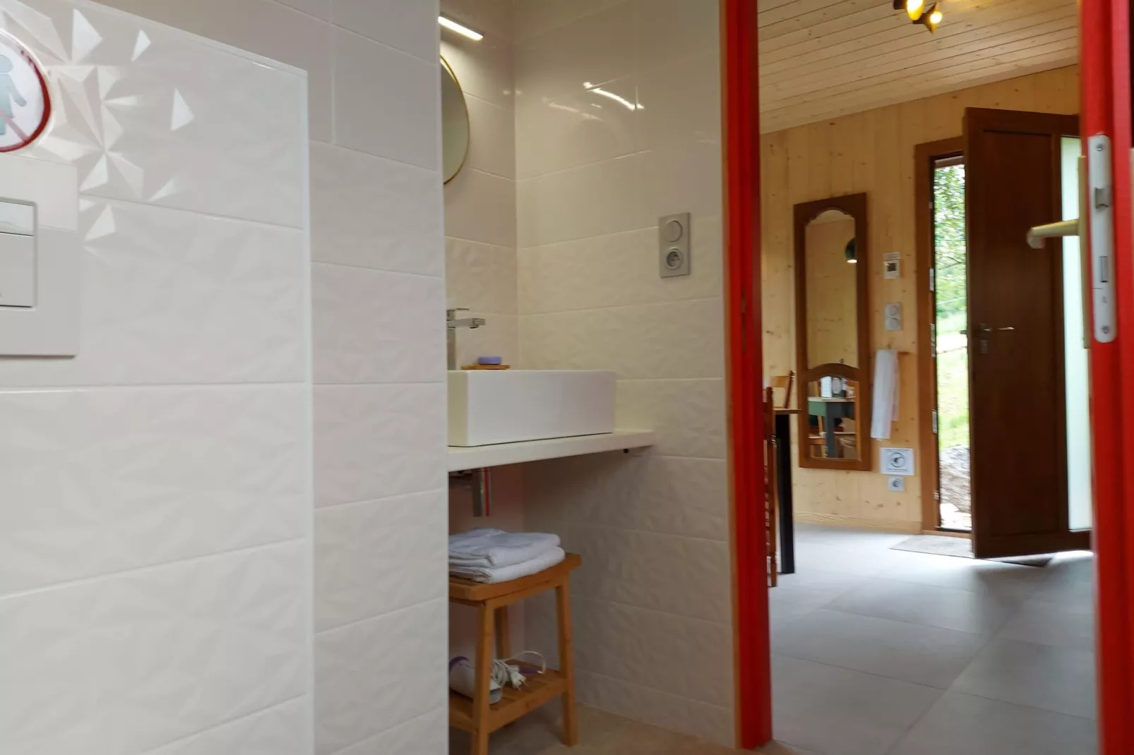 La Salamandre-Bathroom