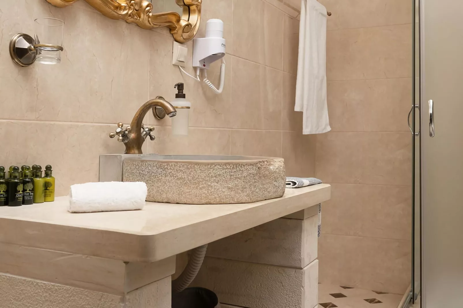 Orelia Cretan Apartment II-Badezimmer
