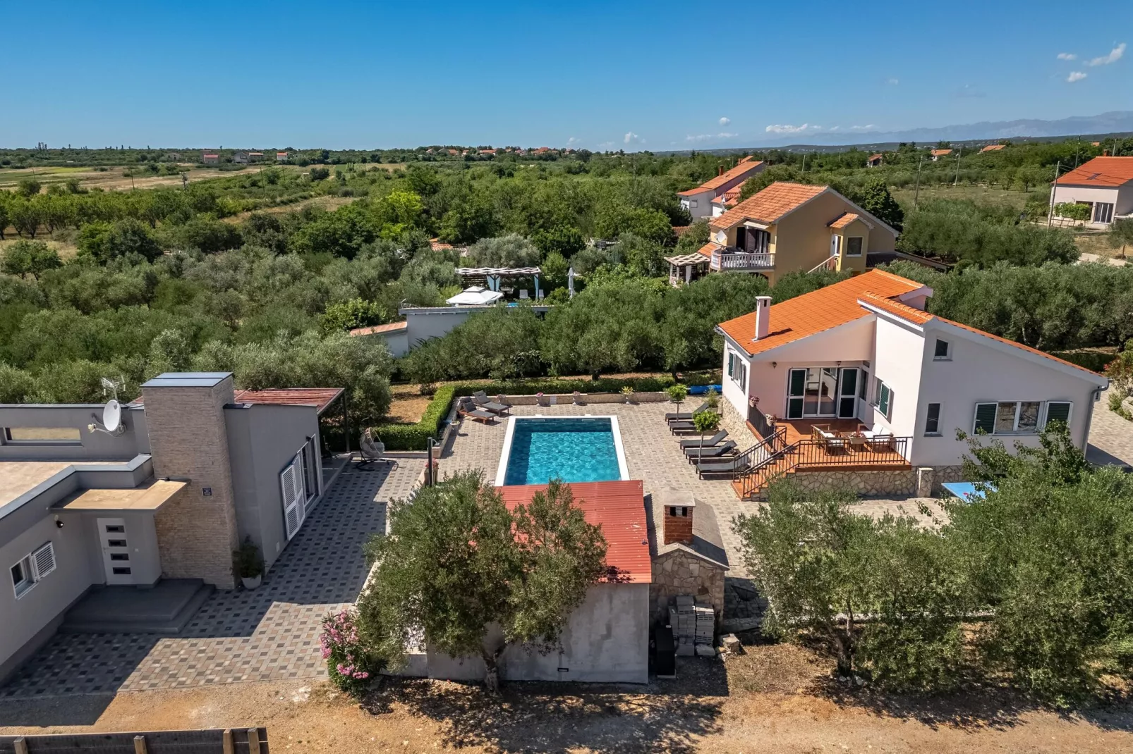 Villa Divinus-Exterior summer