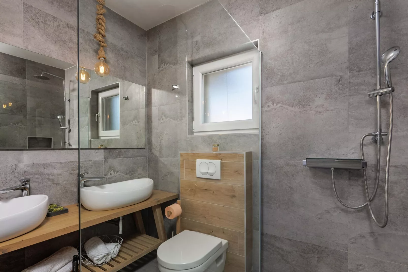 Villa Divinus-Bathroom