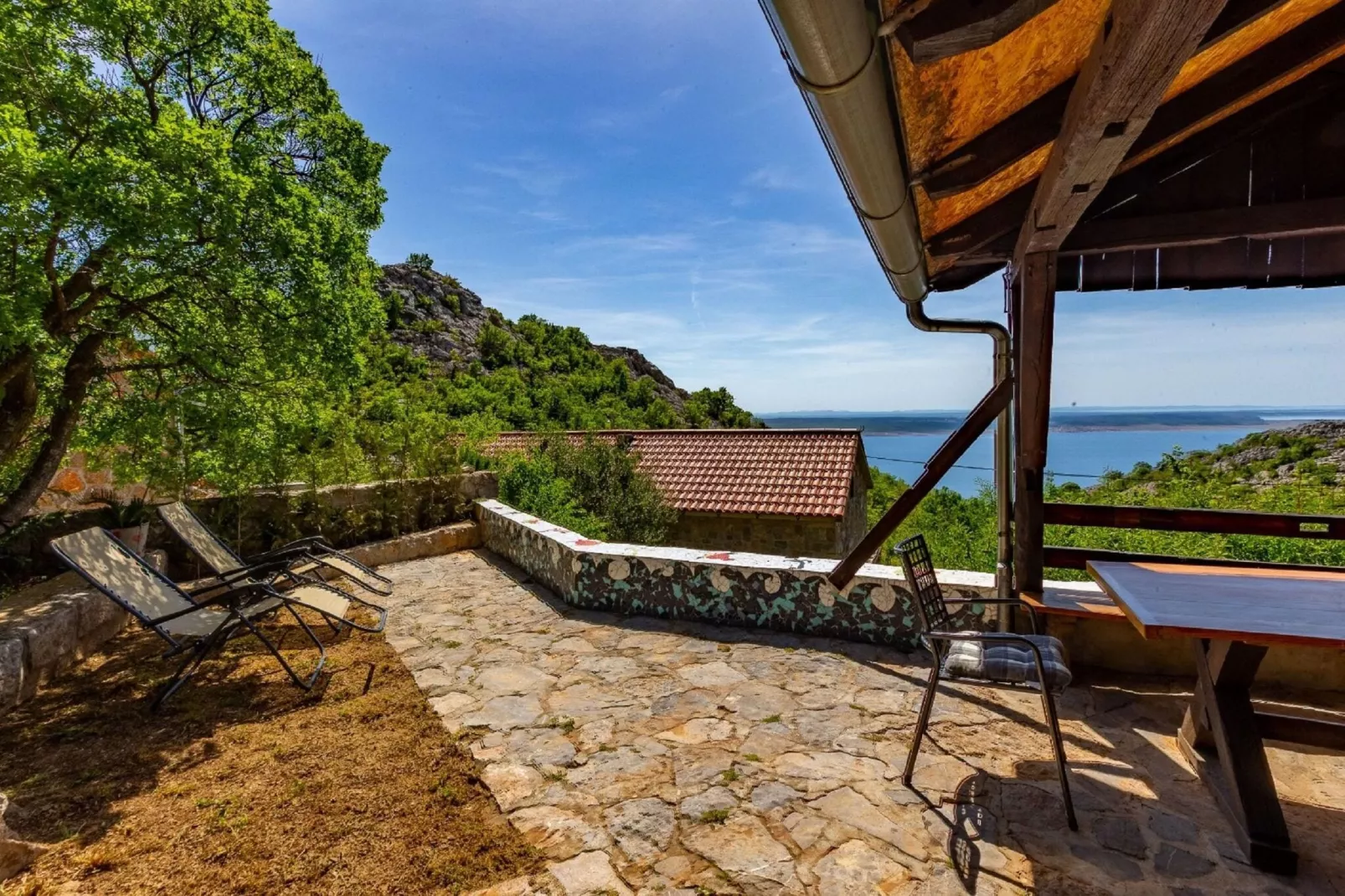Stone house Dobroselo-Terrace balcony