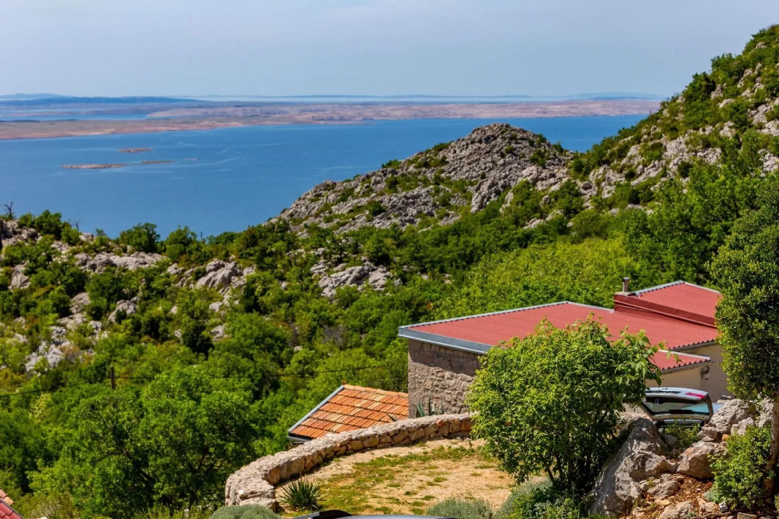 Stone house Dobroselo-View summer