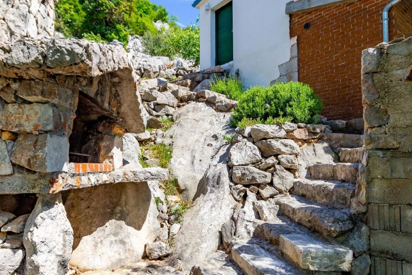 Stone house Dobroselo-Atmosphere