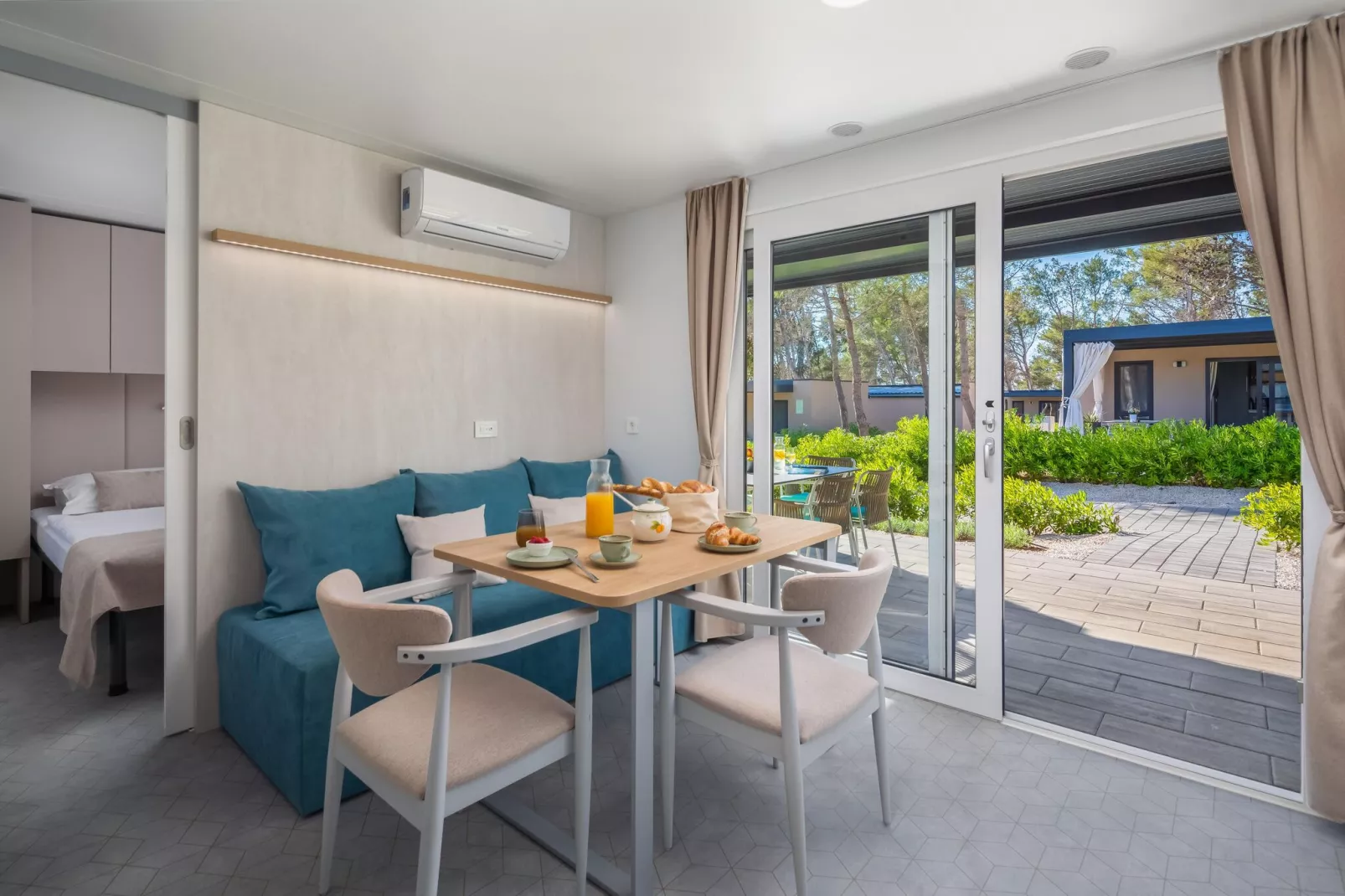 AMINESS AVALONA Camping Resort Povljana Insel Pag FAMILY PREMIUM Holiday Home-Salon