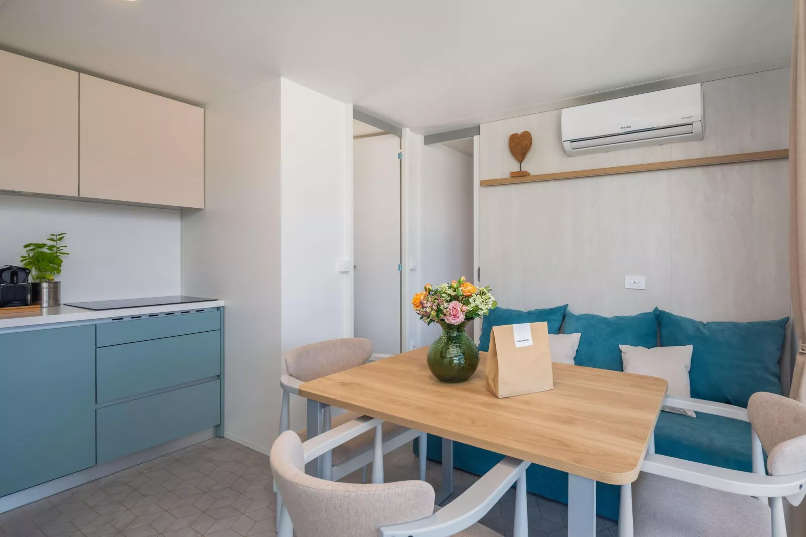 AMINESS AVALONA Camping Resort Povljana Insel Pag FAMILY PREMIUM Holiday Home-Salon