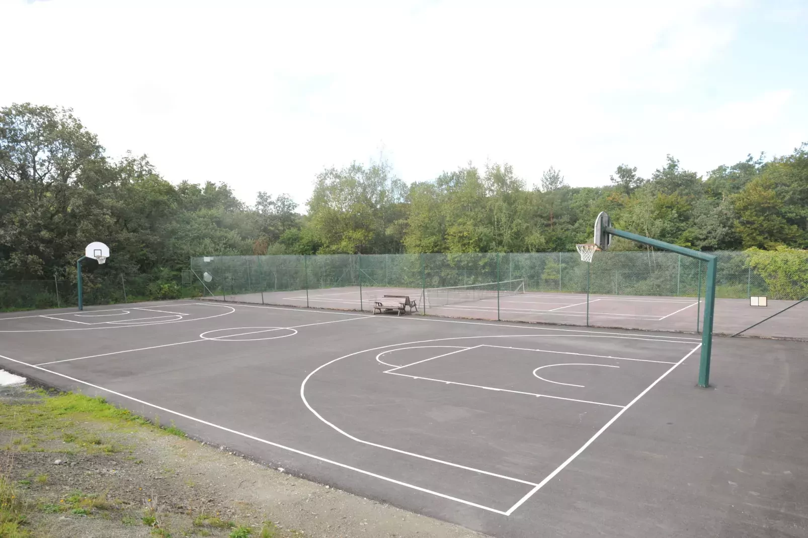 Le Bochetay 12-Parkeinrichtungen