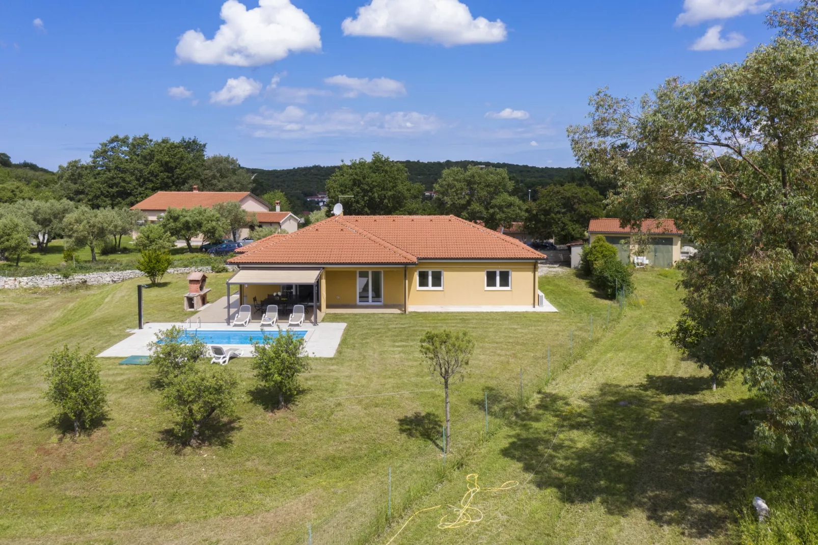 Villa Jana-Außenbereich Sommer