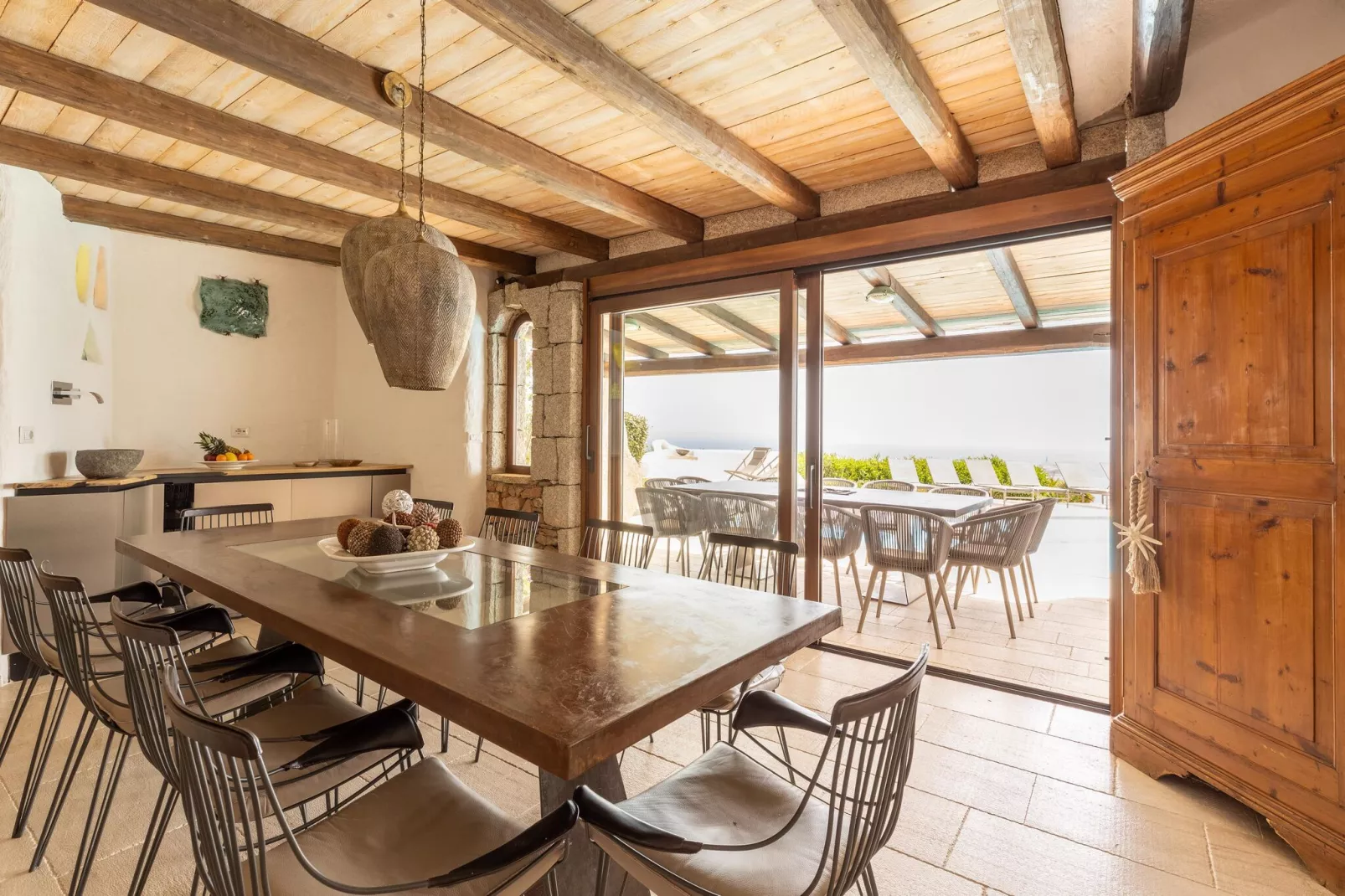 Villa Paradiso 3-Dining room