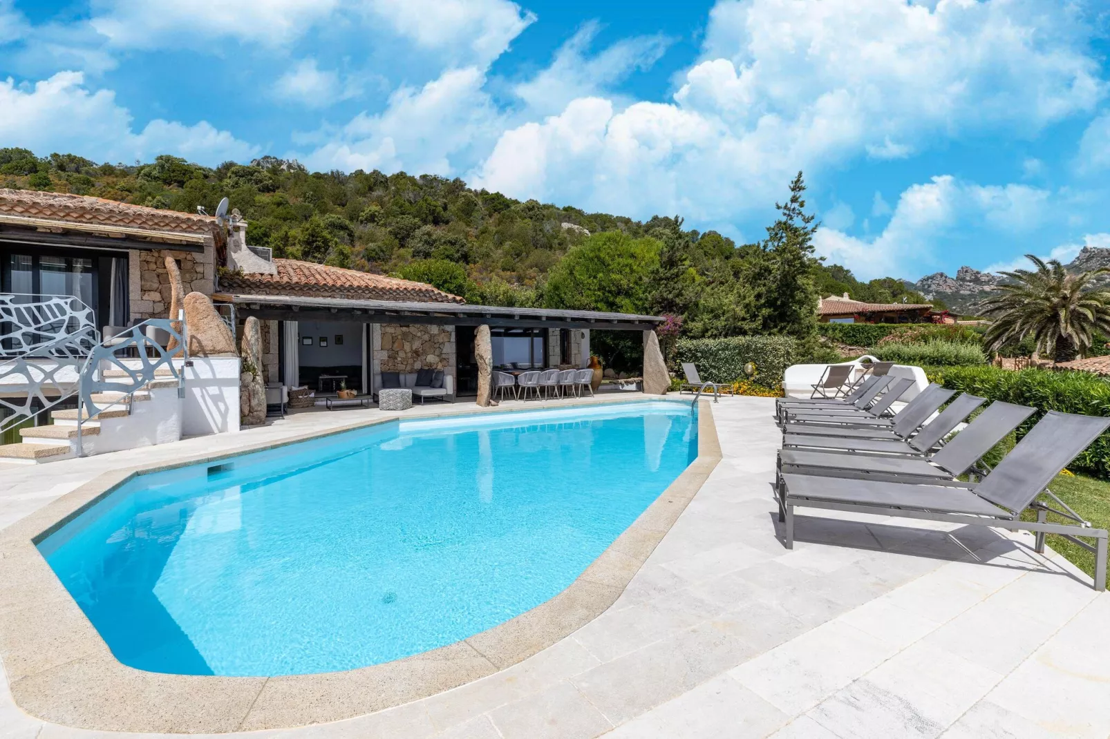 Villa Paradiso 3-Pool