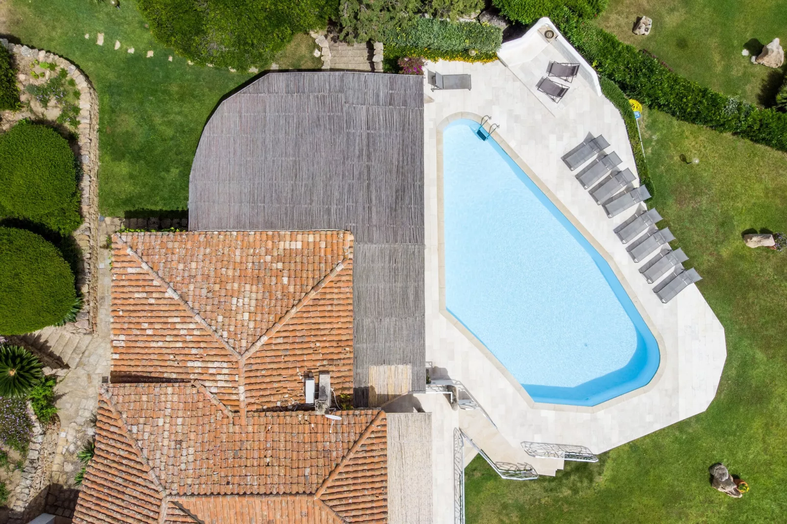 Villa Paradiso 3-Exterior summer