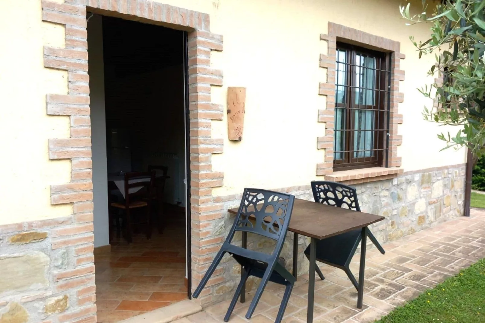 Il Mandorlo-Gardens summer