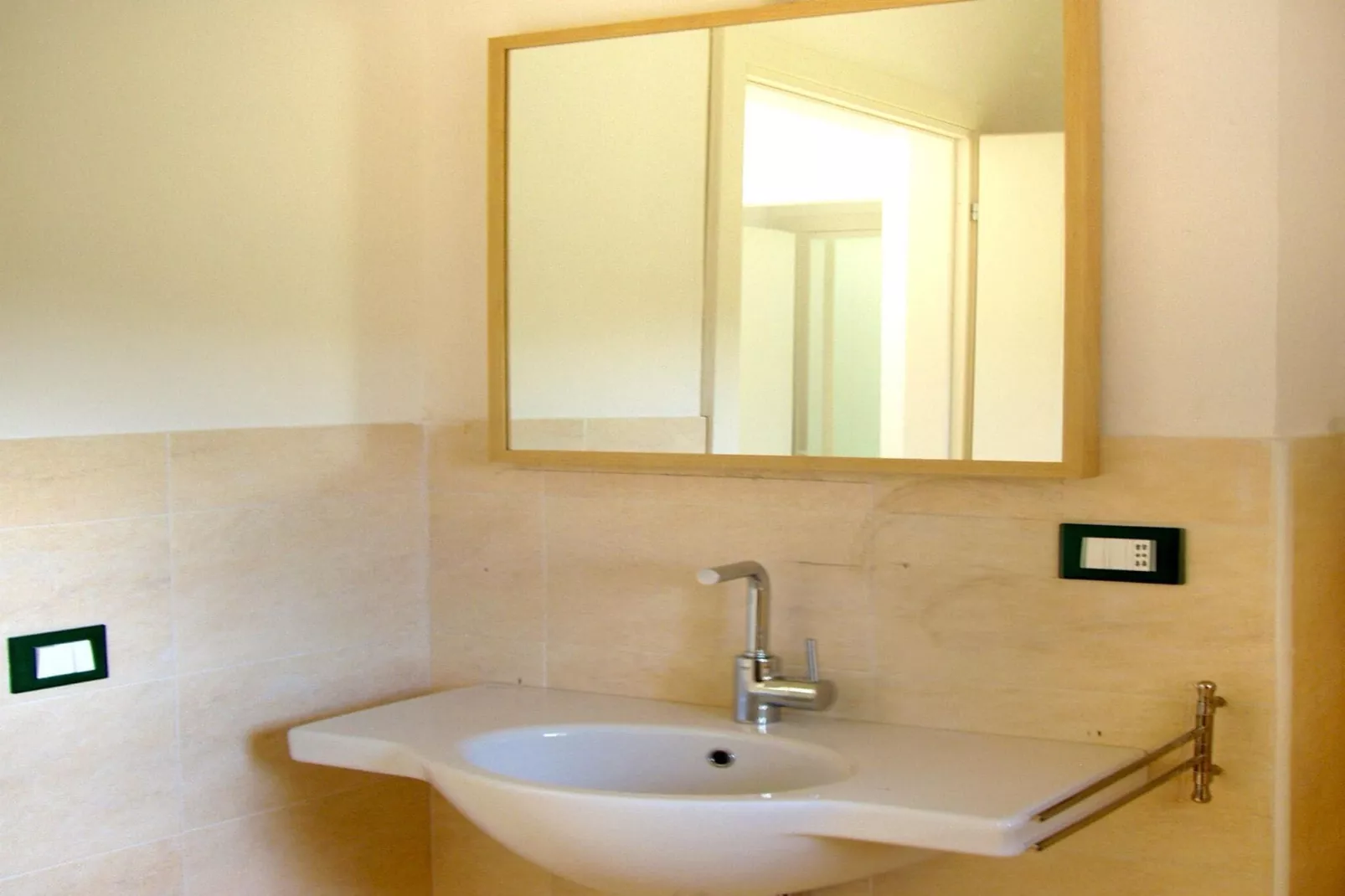 Ea Bianca Bilo 4-Bathroom