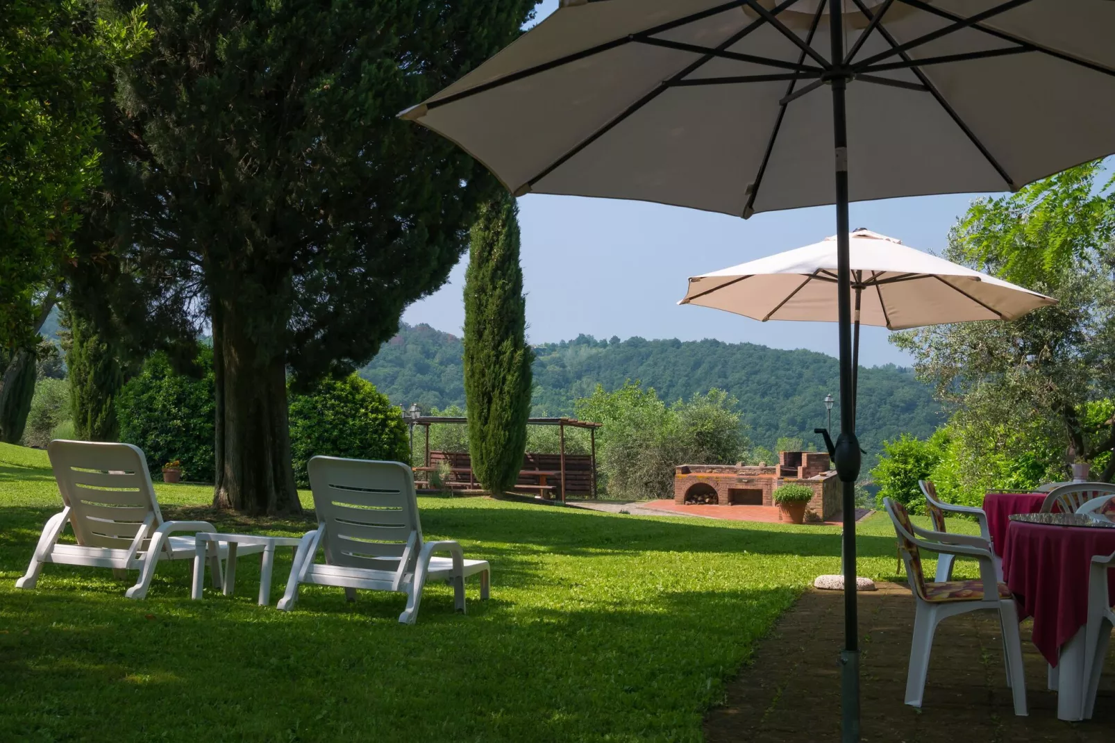 Belvedere-Gardens summer