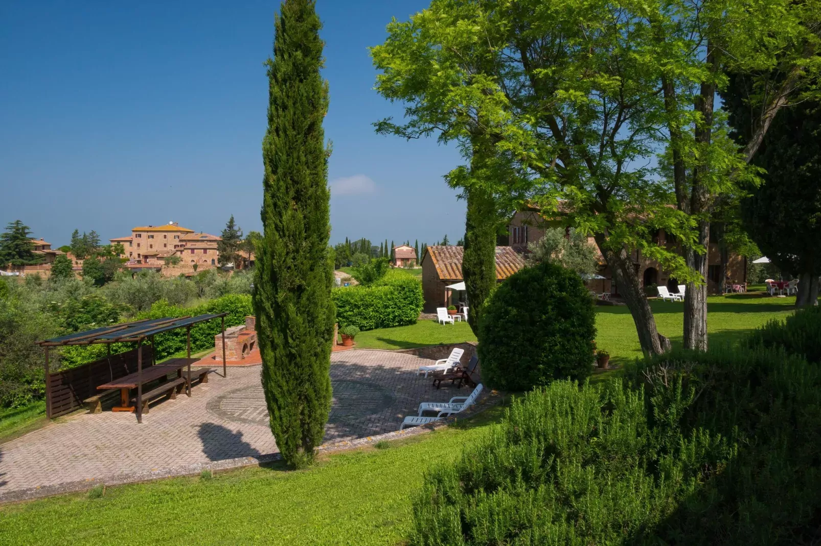 Giada-Gardens summer