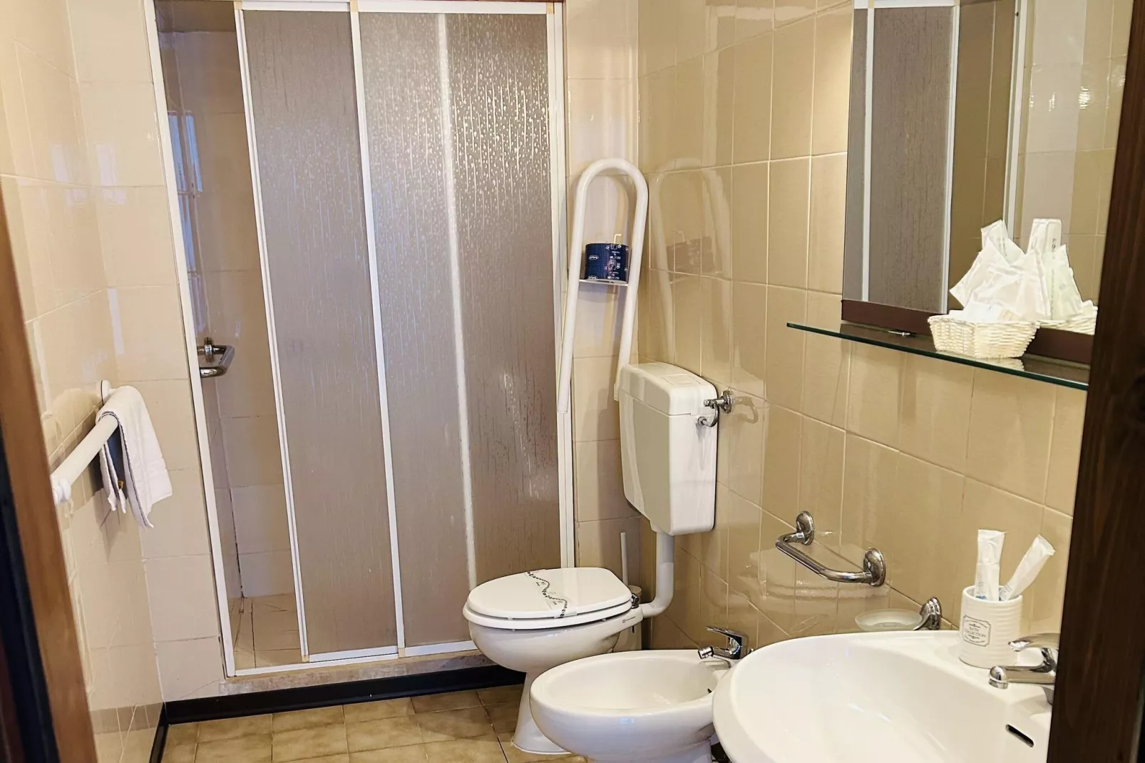 Mughetto-Bathroom